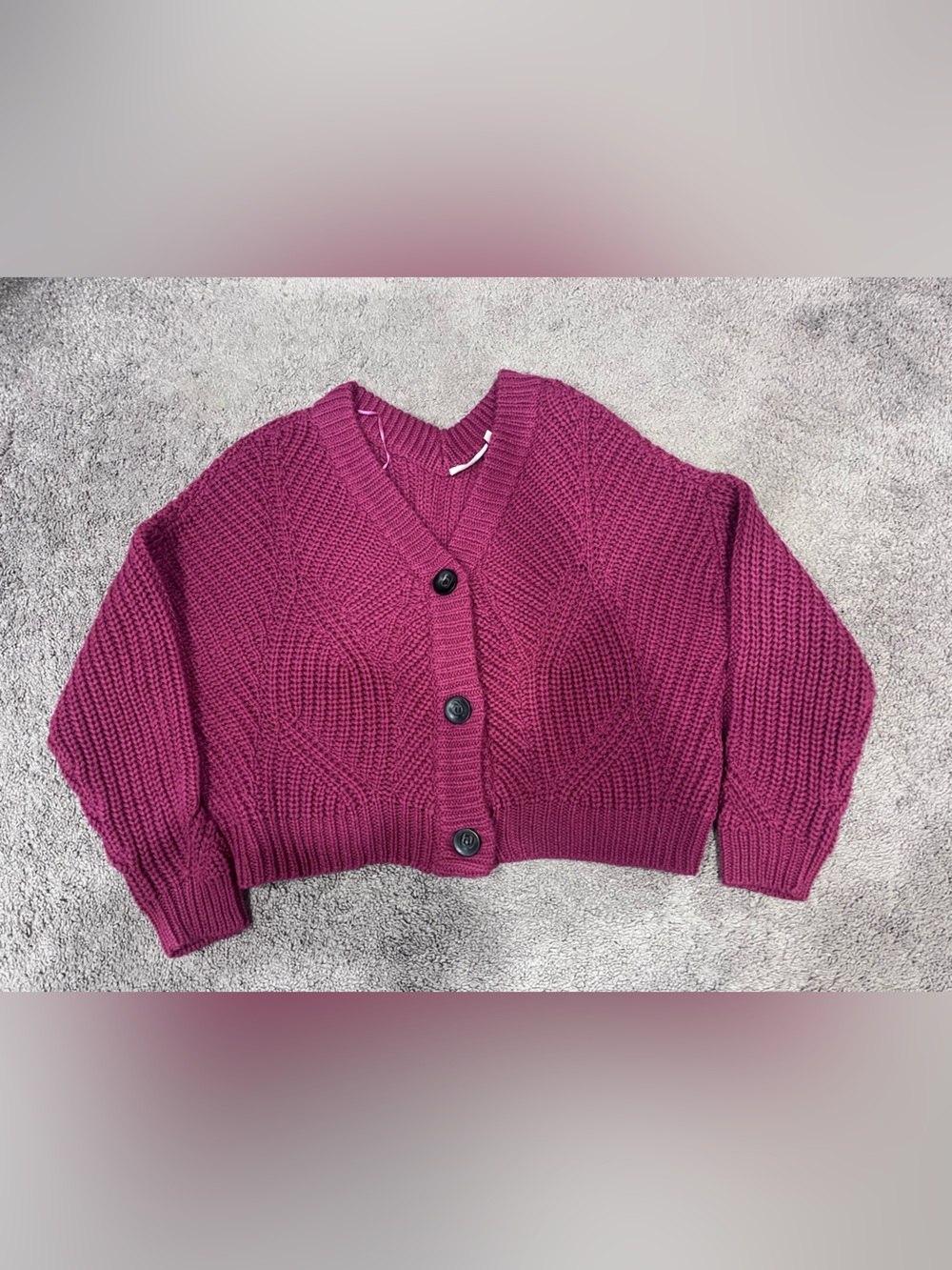 Cloth Cropped V-Neck Chunky Cardigan Sweater in Pink - Small